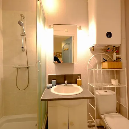 Hypercentre - Welcome To Corinne *