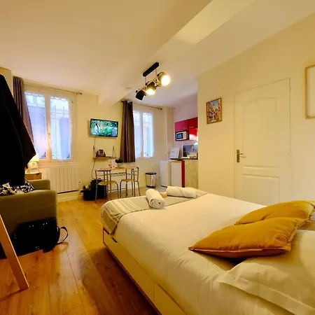 Hypercentre - Welcome To Corinne *