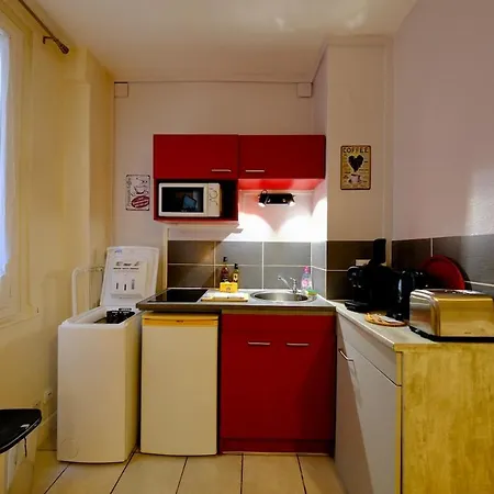 Hypercentre - Welcome To Corinne *